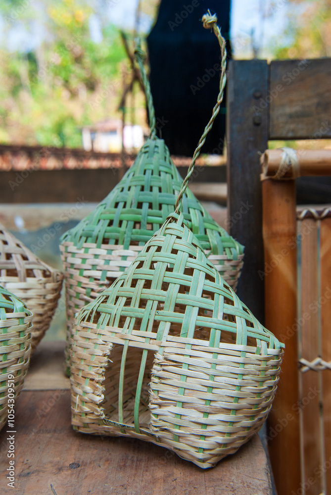 Obraz premium Handmade wicker basket on a table