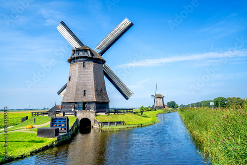 Windmühlen, Schermerhorn, Niederlande  photo