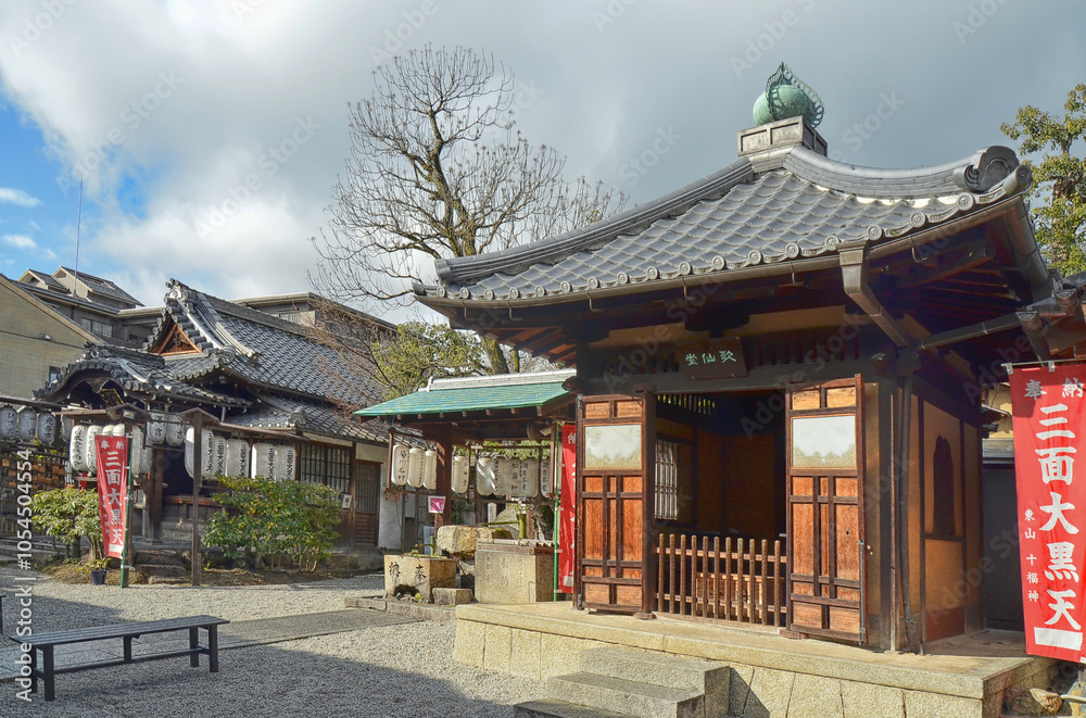 Sanmen Daikokuten Temple, Higashiyama district, Kyoto, Japan. Sanmen Daikokuten Temple, Higashiyama district, Kyoto, Japan.