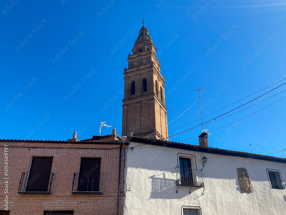 Fotografie ALAEJOS VALLADOLID DETALLES DE LA CIUDAD IGLESIA PLAZA MAYOR 2023