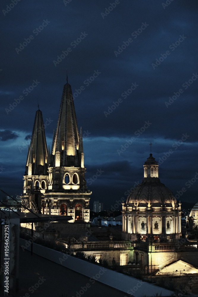 Fototapeta premium Cathedral at night 