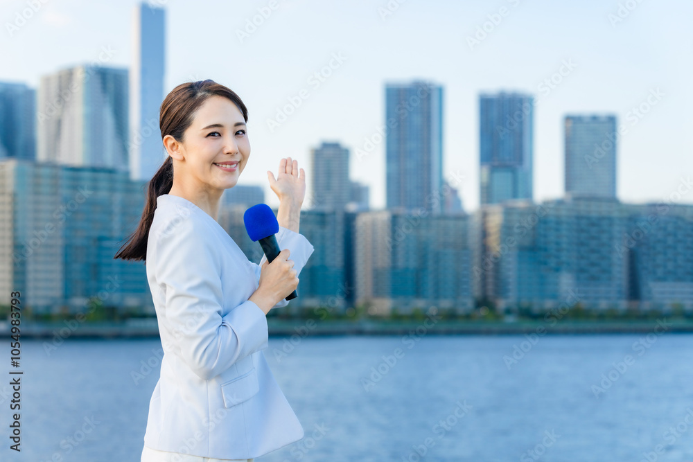 レポーター、女性、リポーター、取材、インタビュー、女子アナ、アナウンサー、日本人、テレビ、ニュース、番組、中継、実況、マイク、都市、街、屋外、若い、職業、司会者、紹介、ガイド、ライブ、解説、ビジネス、告知、お知らせ、話す、キャスター、気象予報士、天気予報、ビジネスウーマン、笑顔、仕事、スーツ、明るい、都会、東京、宣伝、撮影、ビル群、案内、見せる、観光、旅行、ビデオ、ムービー、日本、観光地、人物