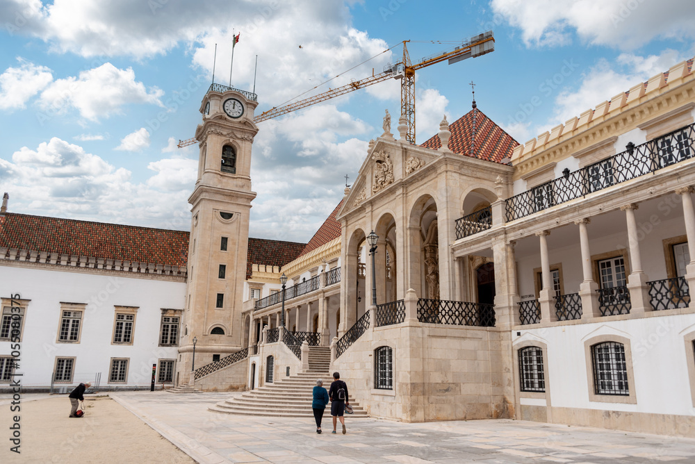 Obraz premium Courtyard and main building of the historic Coimbra university