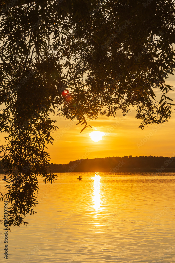 Φωτογραφία Summer landscape of Lake Rothsee during sunset near Nuremberg in Bavaria in Germ