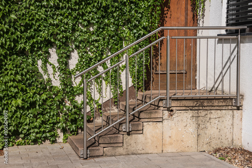 Obraz na płótnie a staircase with a steel railing at an old building w salonie