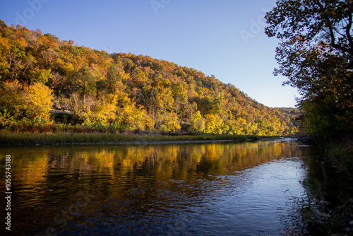 Obraz na płótnie Fall in the Ozarks w salonie