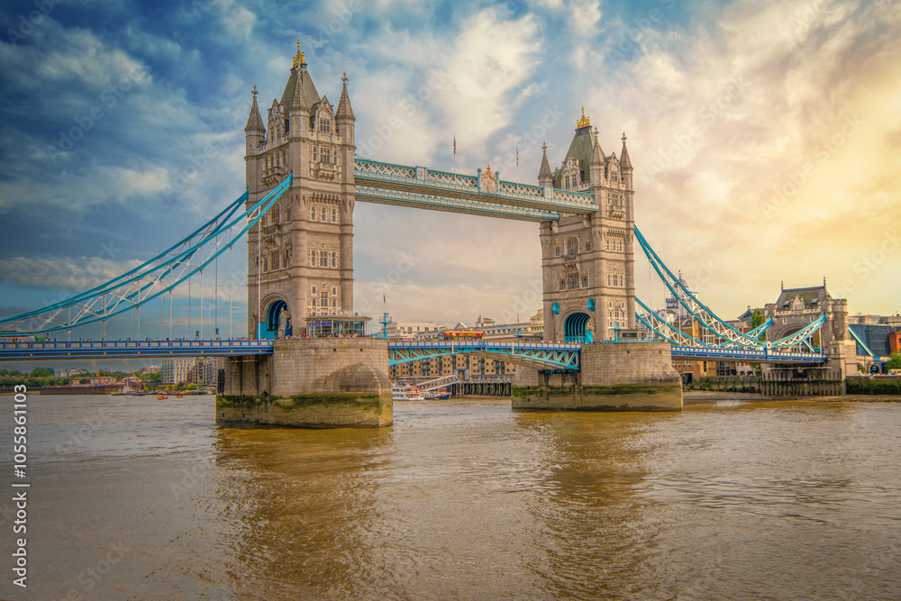 Fototapeta premium The skyline of London: from the Tower Bridge to London Bridge during sunset time, United Kingdom
