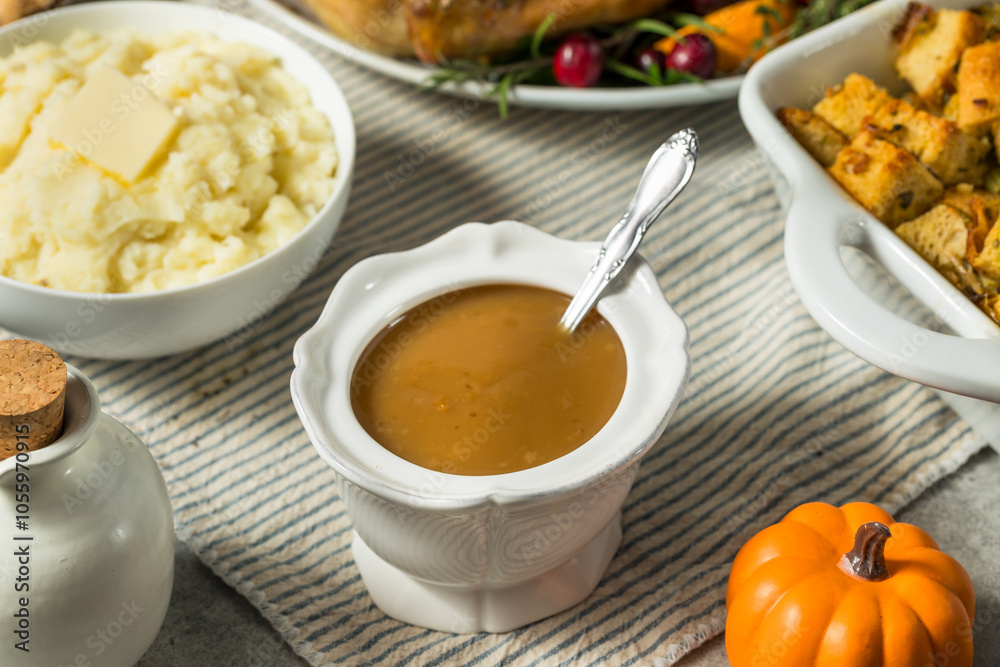 Homemade Thanksgiving Turkey Gravy in a Bowl Homemade Thanksgiving Turkey Gravy in a Bowl