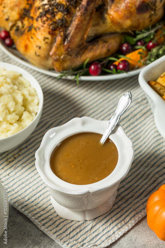 Homemade Thanksgiving Turkey Gravy in a Bowl Homemade Thanksgiving Turkey Gravy in a Bowl