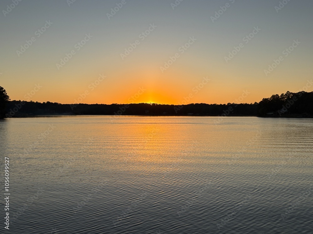 Obraz premium Sunset lake view summer evening water reflection