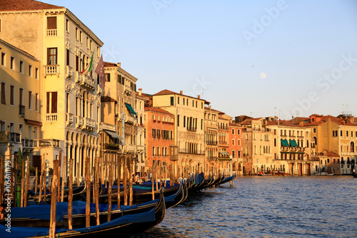 Scorcio di Venezia sul Canal Grande photo