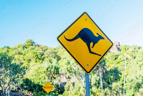 Obraz na płótnie Kangaroo warning sign on road on Magnetic Island, Queensland, Australia w salonie