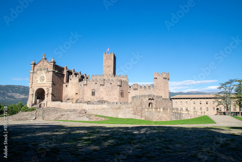 Castillo e iglesia de Javier photo