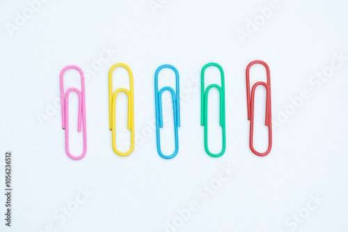 Clips para hojas de papel
