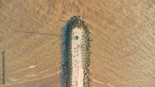 Canvas Print Hengsha Island, Shanghai - The view of the beach against a cloudy sky