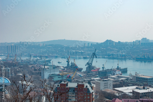 Фотография View of the Golden horn Bay.