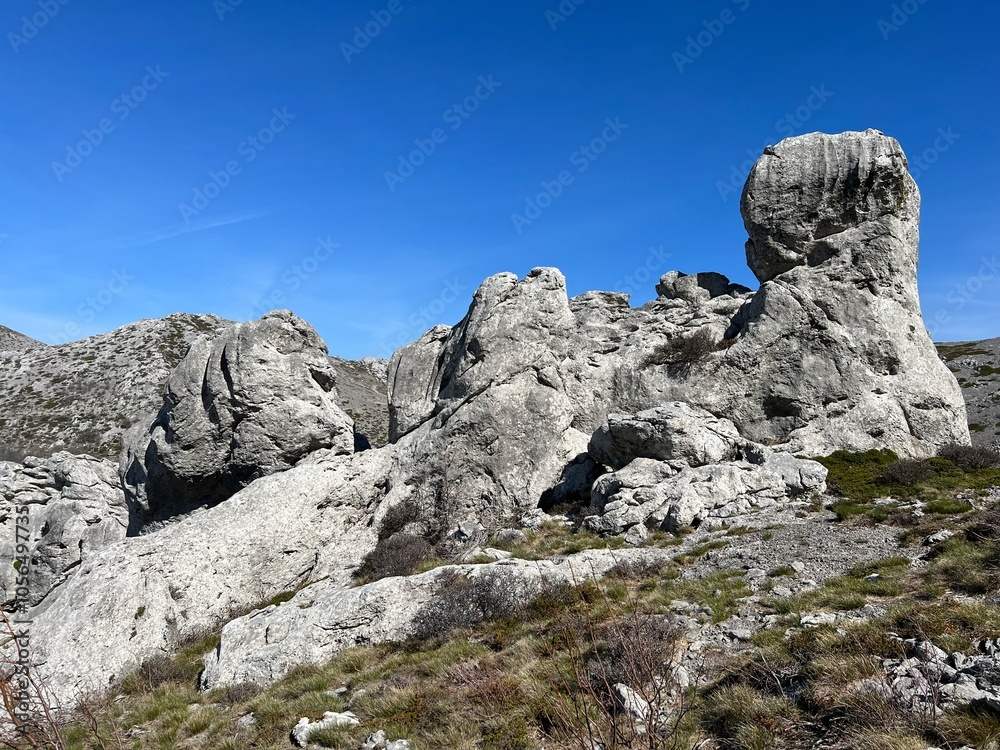 Limestone rocks on southern Velebit, Jasenice (Velebit Nature Park, Croatia) - Kalksteinfelsen im südlichen Velebit (Naturpark Velebit, Kroatien) - Vapnenake stijene na južnom Velebitu (Hrvatska) Limestone rocks on southern Velebit, Jasenice (Velebit Nature Park, Croatia) - Kalksteinfelsen im südlichen Velebit (Naturpark Velebit, Kroatien) - Vapnenake stijene na južnom Velebitu (Hrvatska)