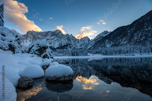Obraz na płótnie Cold evening at the lakes of Fusine w salonie