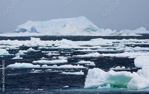 Drijfijs Antarctica, Drift ice Antarctica photo
