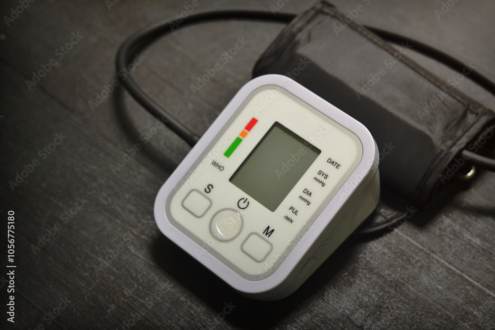 Digital blood pressure monitor