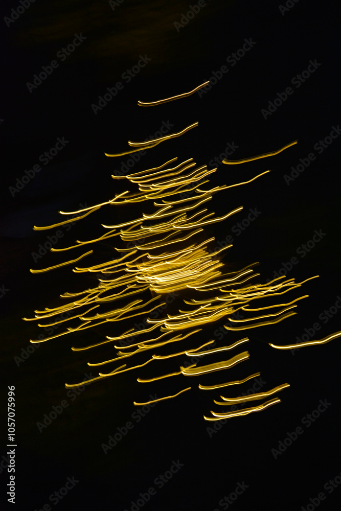 malowane światłem, obraz świetlny z wzorami i kształtami, abstrakcyjna fotografia z poruszającymi się światłami, Blurred Light painting, żółte maziaje świetlne, light painting photography, abstarct
