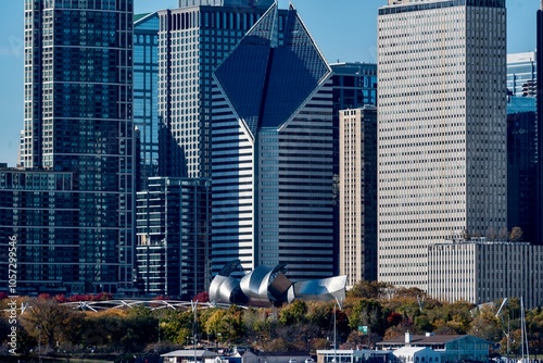 Obraz na płótnie The Skyline of Downtown Chicago, IL along Lake Michigan on a Sunny Day w salonie