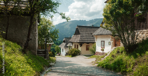 Obraz na płótnie Traditional houses in the old village of Vlkolinec, Slovakia w salonie