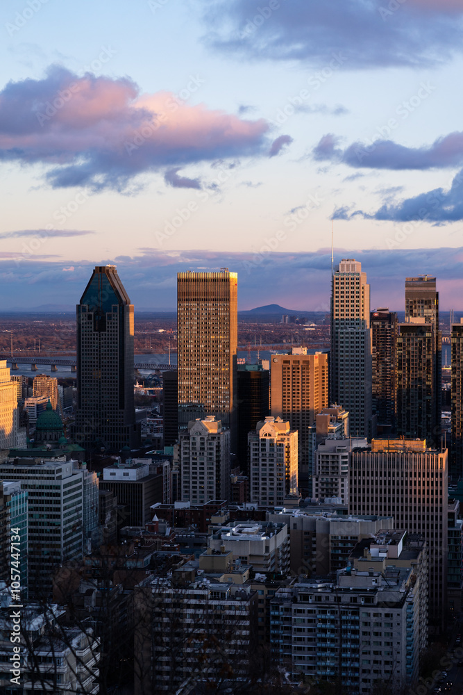 Fototapeta premium View of Montreal form the Mont-Royal peak, Quebec, Canada