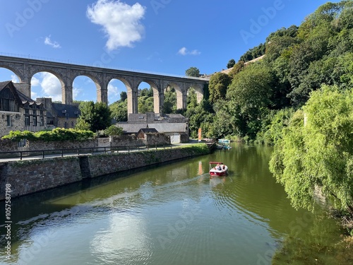 Tableau sur toile Visite de Dinan