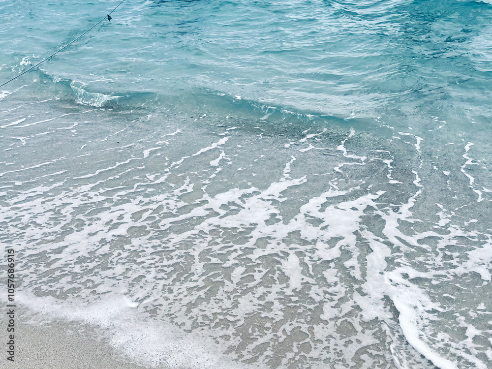 Fototapeta premium waves on the beach
