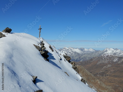 am Gipfel der Fleischbachspitze 3157m photo