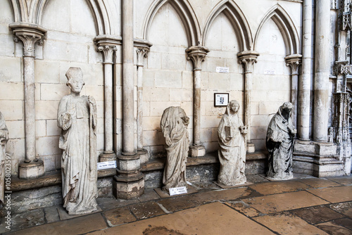 Foto Sculptures in the ambulatory inside Rouen Cathedral also called Cathedral of Not