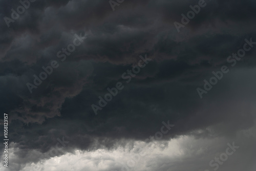 Photos Cielo tormentoso de nubes negras a punto de descargar