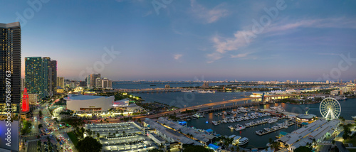 Fotografie Aerial view of Skyviews Miami Observation Wheel at Bayside Marketplace with refl