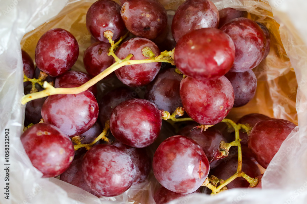 Red grapes are sweet and fresh Red grapes are sweet and fresh