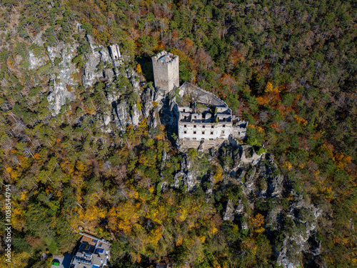 Rauhenstein im Herbst - Luftaufnahmen photo