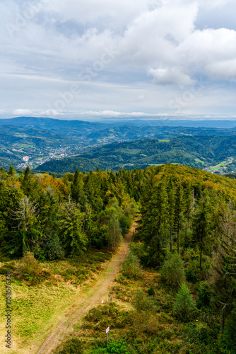 Fototapeta Naklejka Na Ścianę i Meble -  Autumn in Beskidy Mountains