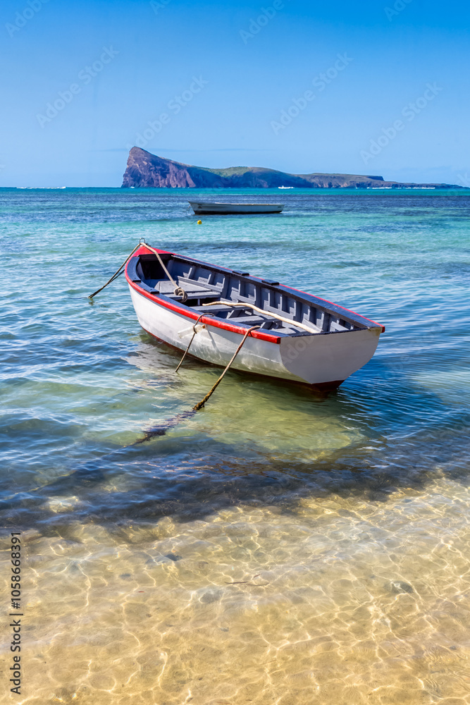 Barque de pêche au Coin de mire, île m’a Barque de pêche au Coin de mire, île m’a