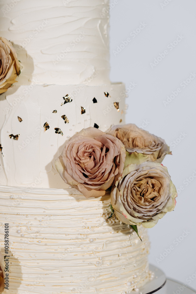 wedding cake and rose