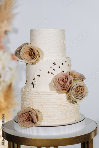 Obraz na płótnie wedding cake with flowers w salonie