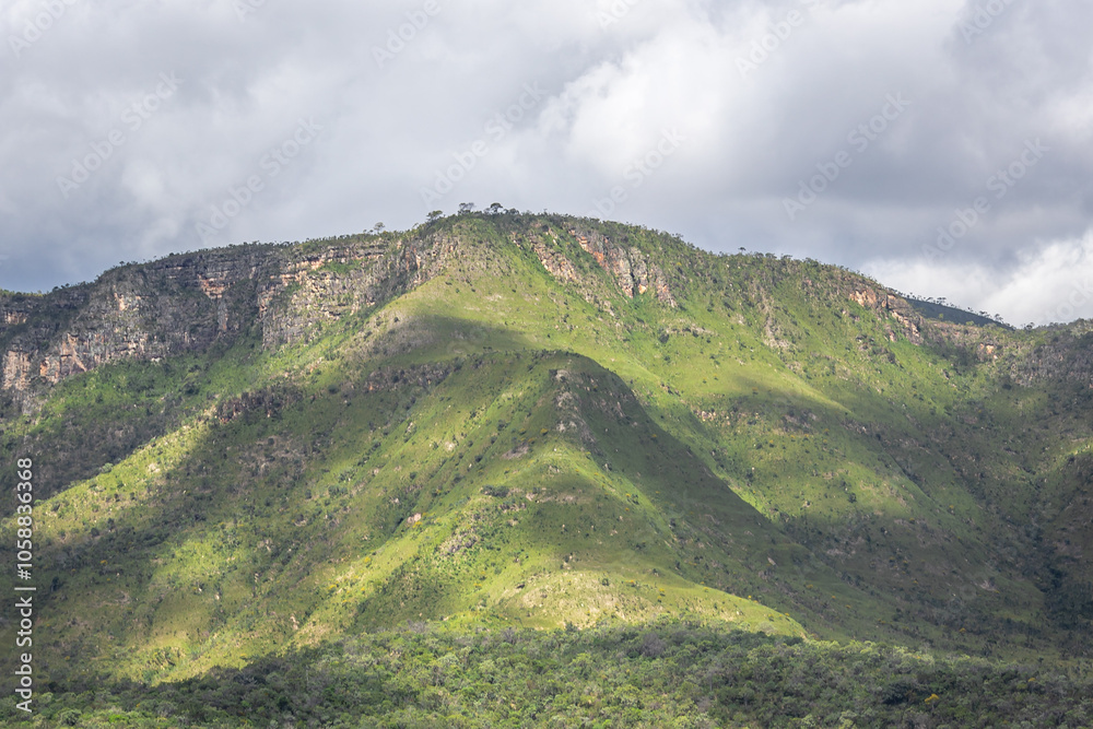 Naklejka premium vista das serras na cidade de Alto Paraiso de Goiás, região da Chapada dos Veadeiros, Estado de Goiás, Brasil
