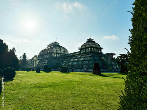 Obraz na płótnie Das Große Palmenhaus Schönbrunn in Wien, Österreich w salonie