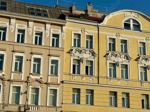 Obraz na płótnie Altbaufassaden im 15. Bezirk von Wien w salonie