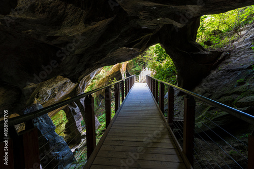 Obraz na płótnie Caglieron caves w salonie