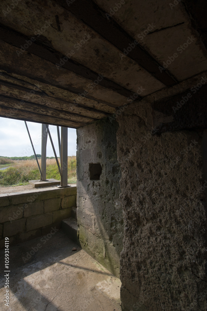 Obraz premium Surviving observation bunker at the Pointe du Hoc, France