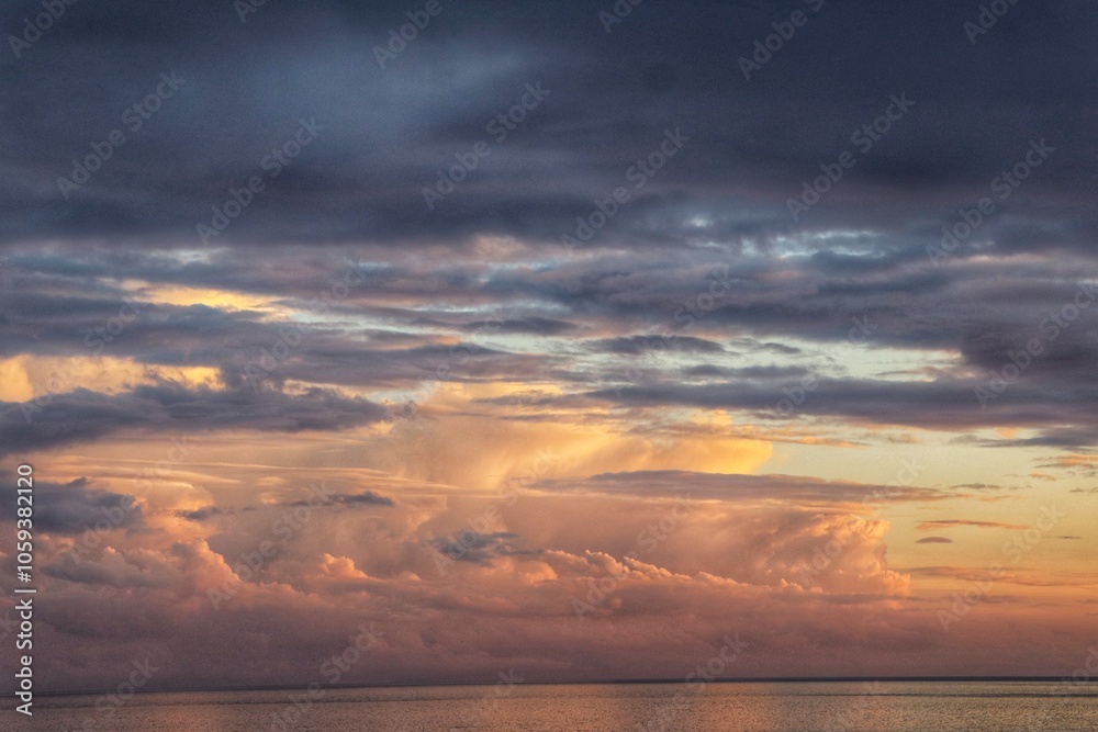 Obraz premium sunset over the sea