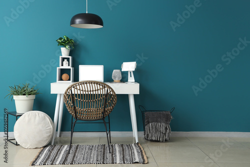 Modern home office workspac...