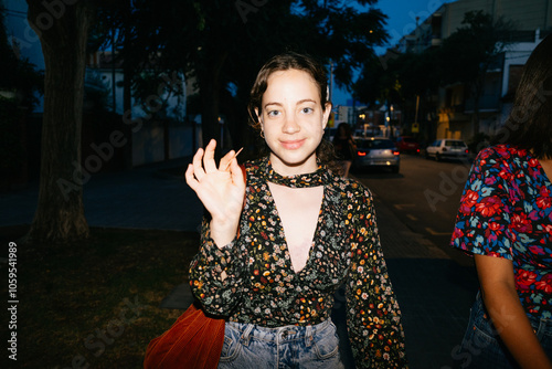 Night Street Portrait Wave photo