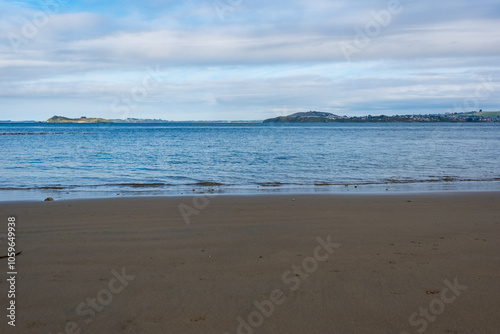 Refugio de Serenidad: La Playa en Su Estado Puro