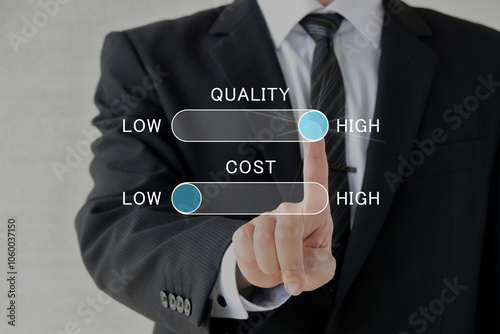 ローコスト・高品質に設定を切り替えるビジネスマン